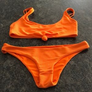 Frankie’s Bikinis Citrus Set (M) Hanalei and Greer